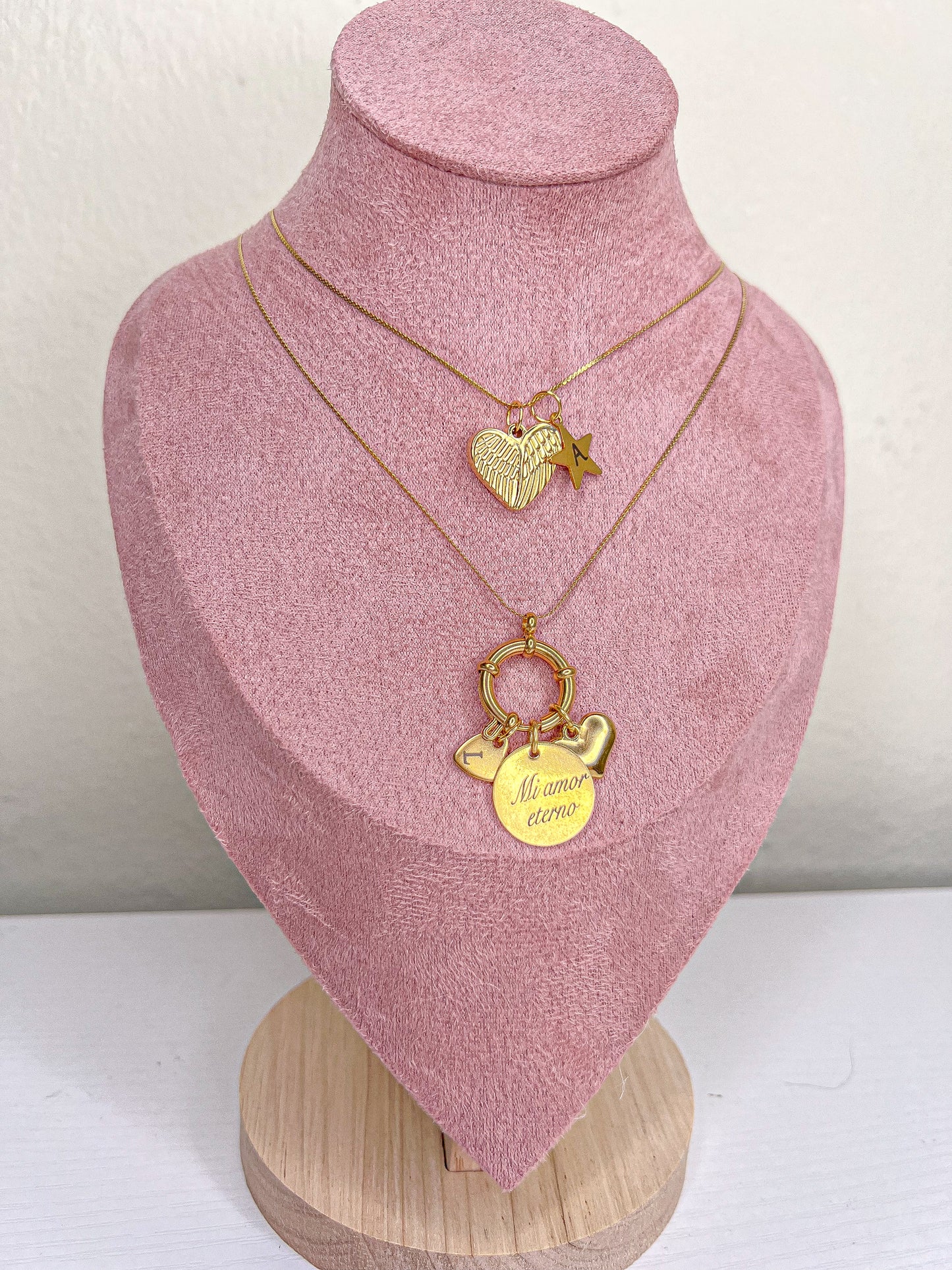 Collar con inicial